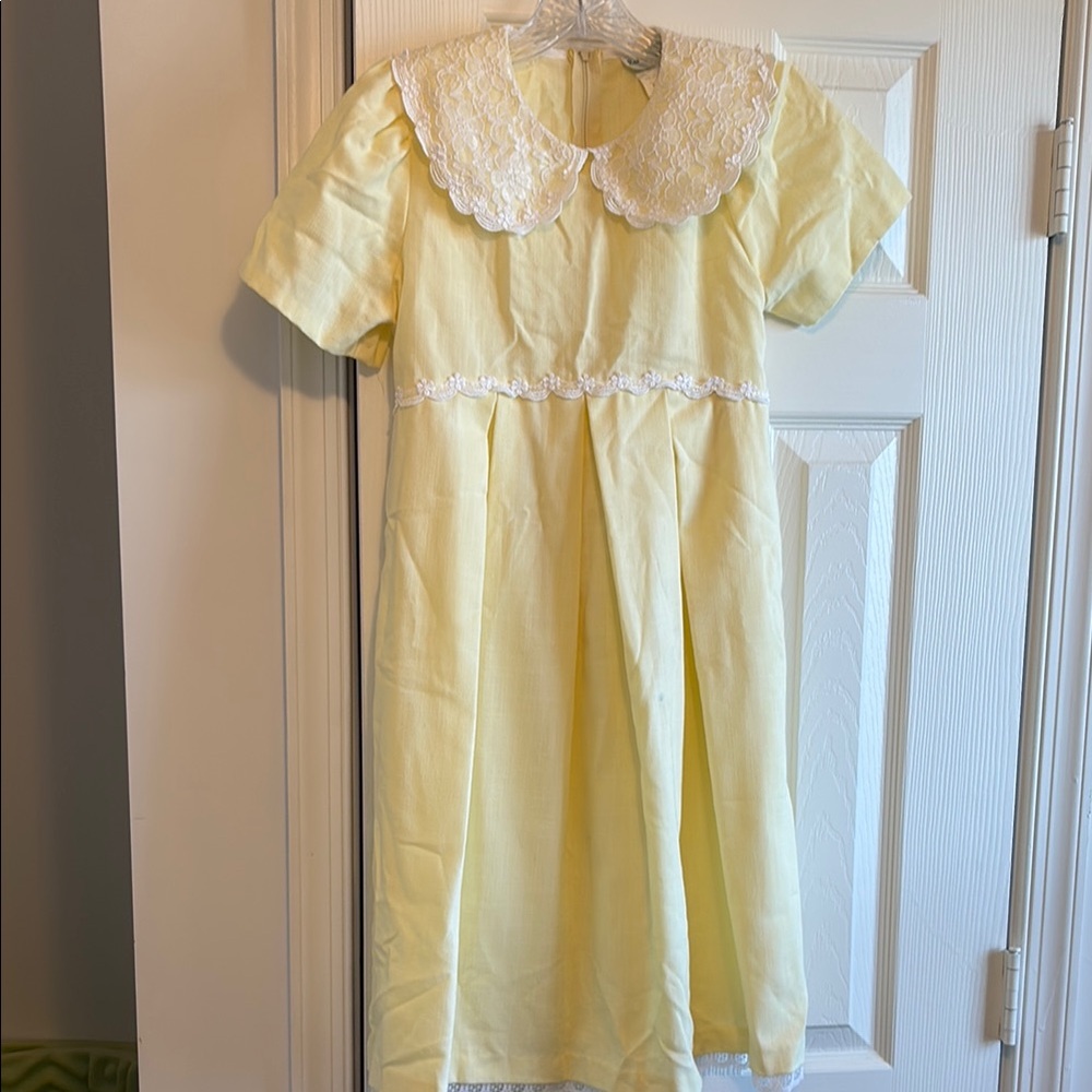 Vintage Yellow Dress with Lace Collar